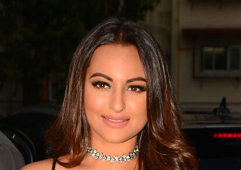 sonakshi sinha nude|Sonakshi Sinha Nude Pics & Videos, Sex Tape < ANCENSORED.